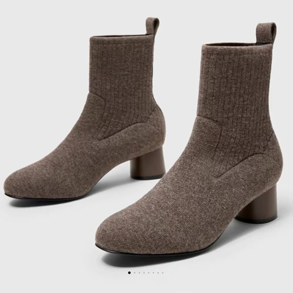 Vivaia Round Toe Chunky Heel Boots - New with Box! - Size EU40 - Picture 7 of 12